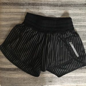 Lululemon Tracker Black Grey Stripes